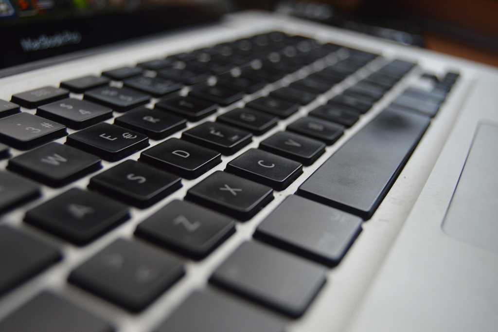 Laptop-Keyboard-Clean.jpg Laptop-Keyboard-Clean.jpg