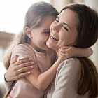 Психолог Елена Новосёлова о воспитании. Как правильно хвалить детей?