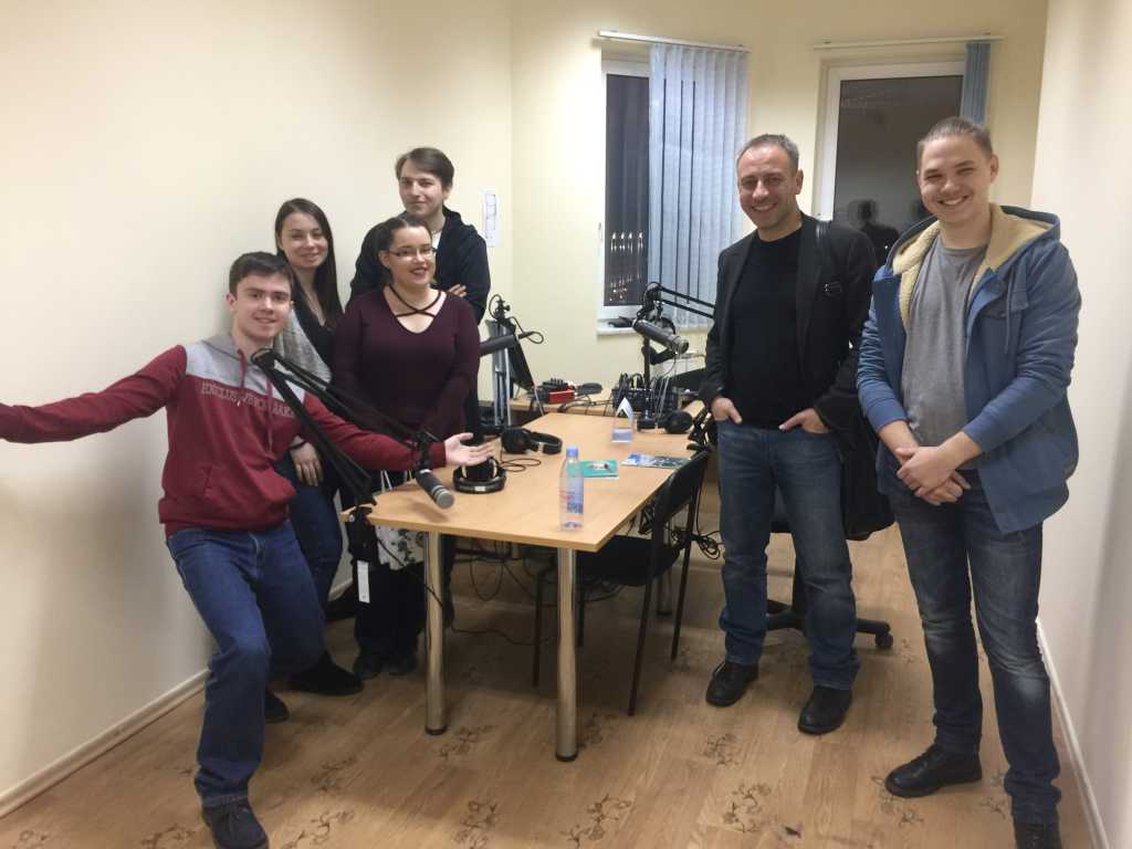 На встрече со студентами Кафедры журналистики, Гуманитарного института Югорского Госуниверситета. В радиостудии ЮГУ. 29.11.2017 г. На встрече со студентами Кафедры журналистики, Гуманитарного института Югорского Госуниверситета. В радиостудии ЮГУ. 29.11.2017 г.