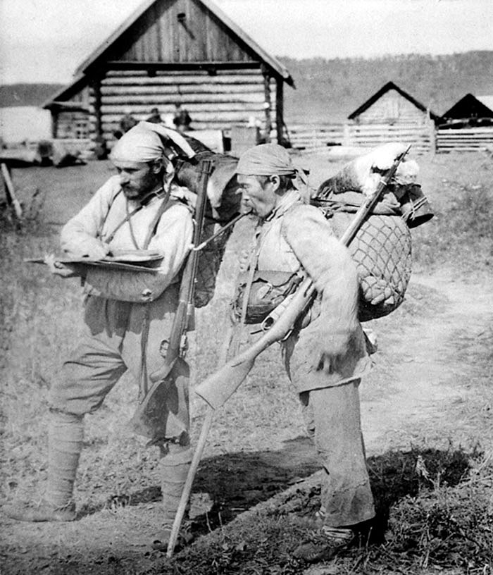 Арсеньев_В._К._и_Дерсу_Узала.jpg Арсеньев_В._К._и_Дерсу_Узала.jpg