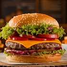 Даша Касьянова о чаевых в России и Америке без дешевых бургеров