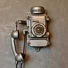 Лекция о появлении телефонной связи в Москве, книга о фильме «Сталкер», картина «Папа умер в субботу»