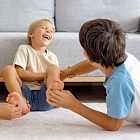 Почему мы смеемся, когда нас щекочут