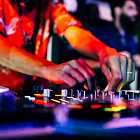 Экскурсия о нецензурной лексике, книга об электронной музыке, спецпоказ «Темные воды»