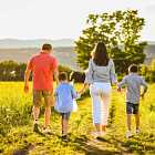 Что такое «социальное сиротство»? Кризис семьи