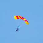 Лидер КПРФ признал существование Бога. Самый пожилой парашютист в мире. Ночной клуб для собак