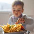 Nokia уходит с рынка смартфонов. В России хотят запретить фастфуд детям до 18 лет