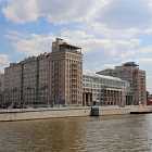 Дом на набережной