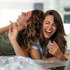 Почему люди смеются